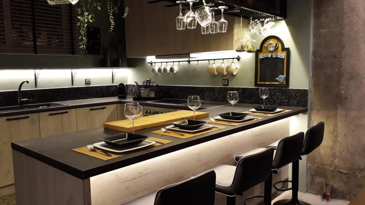 Amazing Semi-Basement Art Apartment Easy Walk To Nafplio Centre מראה חיצוני תמונה